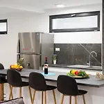 Ten-bedroom In *