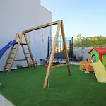 Ten-bedroom In Holiday home *