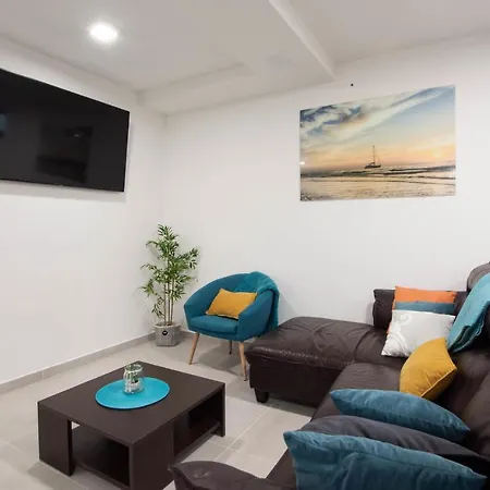 Ten-bedroom In Razanj
