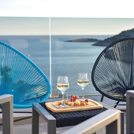 Holiday home Ten-bedroom In Razanj