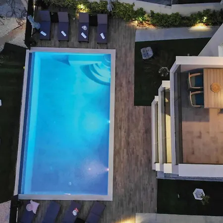 Holiday home 10 Bedroom Gorgeous In Razanj