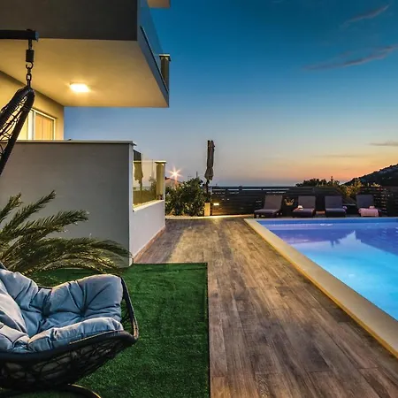 Vakantiehuis Ten-bedroom In *