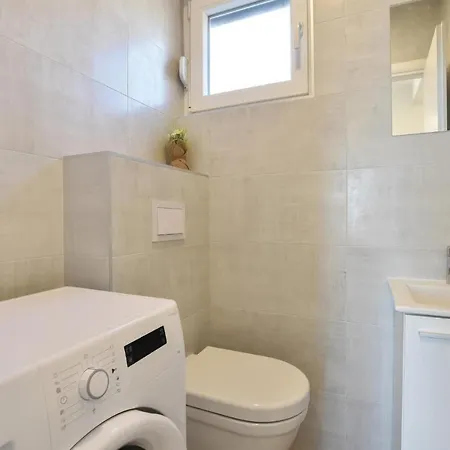 10 Bedroom Gorgeous In