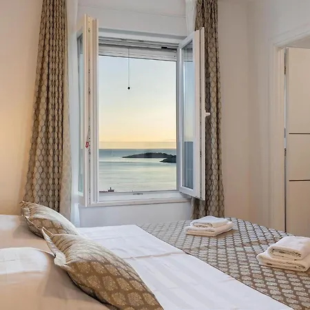 10 Bedroom Gorgeous In