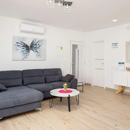 Ten-bedroom In Vakantiehuis