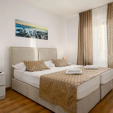 10 Bedroom Gorgeous In Razanj