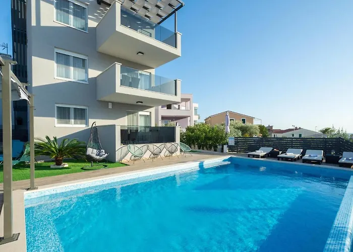 Ten-bedroom In Tatil Evi *