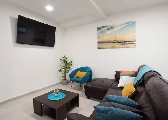 Ten-bedroom In Ražanj