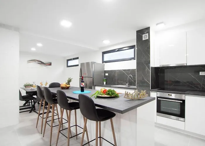 Tatil Evi Ten-bedroom In