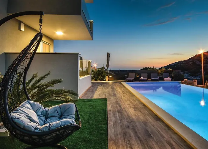 Holiday home Ten-bedroom In *