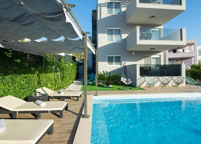 Ten-bedroom In Tatil Evi