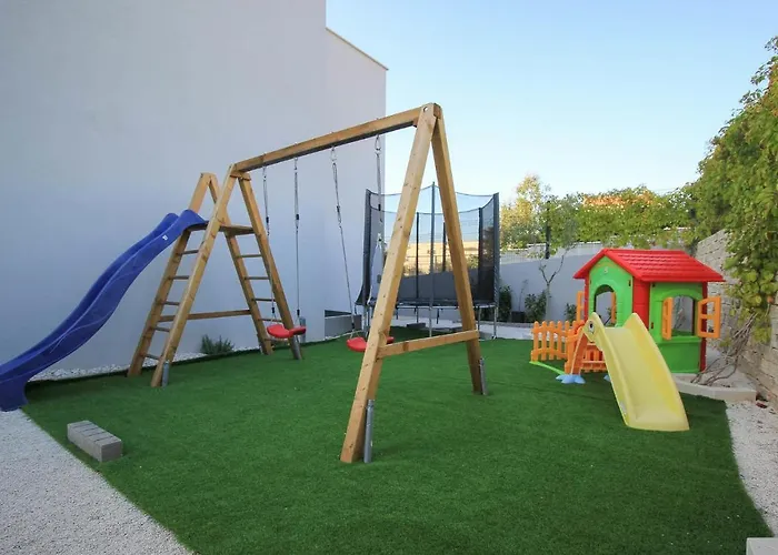 Ten-bedroom In Tatil Evi *