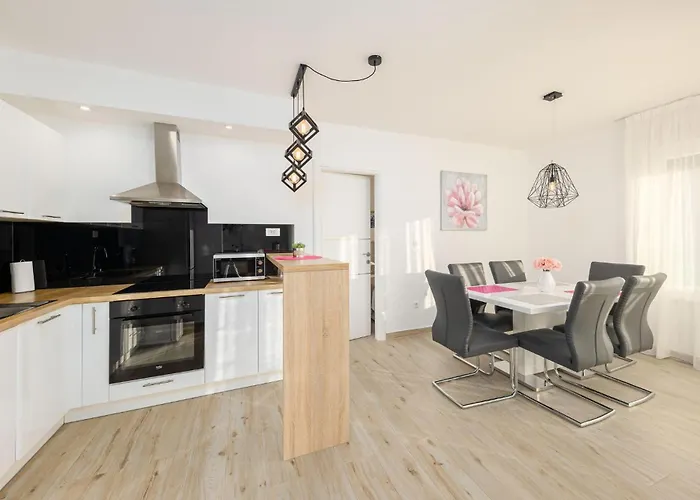 Tatil Evi Ten-bedroom In *