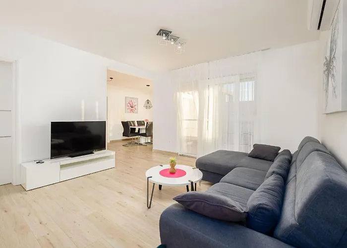 Ten-bedroom In Tatil Evi Ražanj